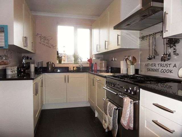  Image of 4 bedroom Semi-Detached house to rent in Chipstead Way Banstead SM7 at Chipstead Way  Banstead, SM7 3JL