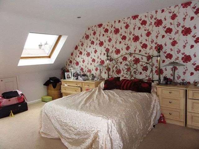  Image of 4 bedroom Semi-Detached house to rent in Chipstead Way Banstead SM7 at Chipstead Way  Banstead, SM7 3JL
