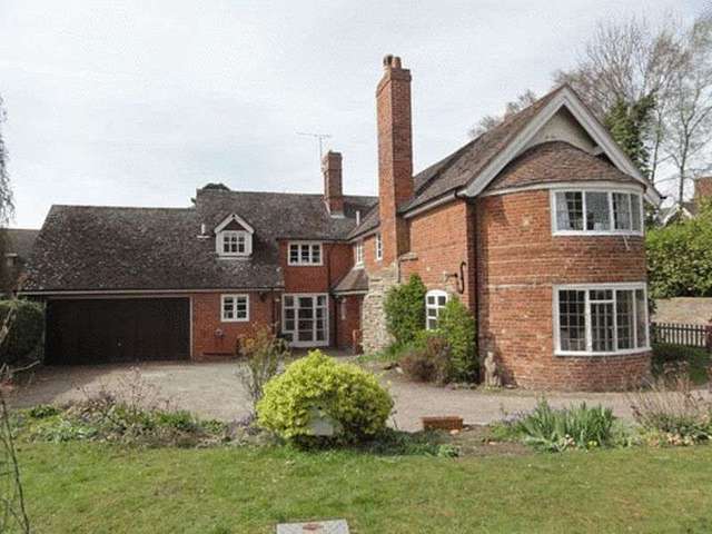  Image of 4 bedroom Detached house to rent in Church Road Clifton-on-Teme Worcester WR6 at Church Road  Clifton-On-Teme, WR6 6DJ