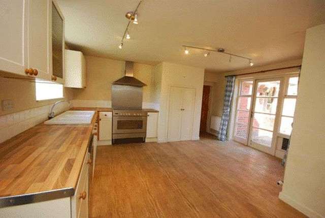  Image of 4 bedroom Detached house to rent in Church Road Clifton-on-Teme Worcester WR6 at Church Road  Clifton-On-Teme, WR6 6DJ