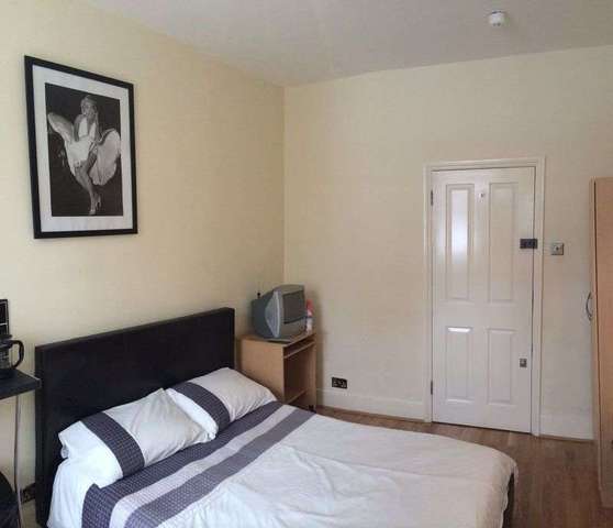  Image of Flat to rent in Churchway London NW1 at London, NW1 1LT