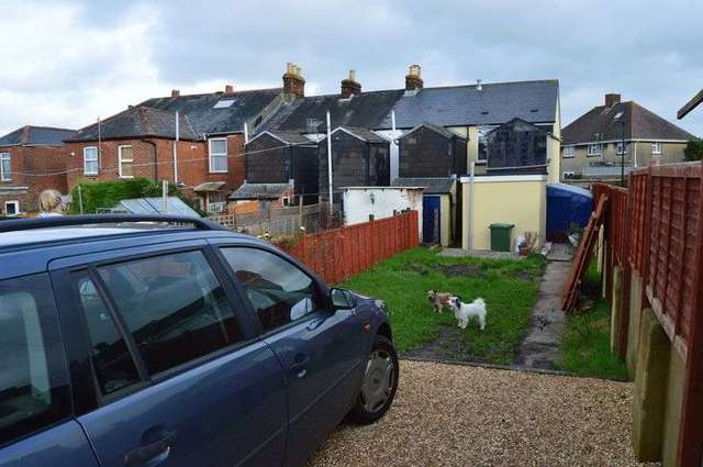  Image of 3 bedroom Terraced house to rent in Clarendon Place Newport PO30 at Clarendon Place  Newport, PO30 1RB