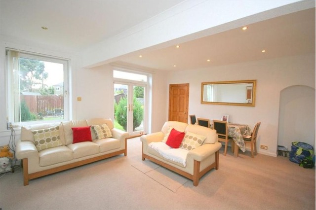  Image of 2 bedroom Detached house to rent in Colinton Mains Drive Edinburgh EH13 at Colinton Mains Edinburgh Edinburgh, EH13 9AZ