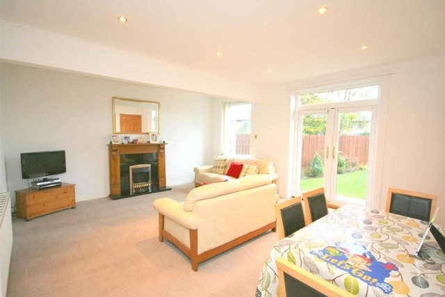  Image of 2 bedroom Detached house to rent in Colinton Mains Drive Edinburgh EH13 at Colinton Mains Edinburgh Edinburgh, EH13 9AZ
