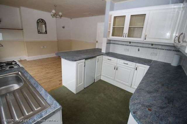  Image of 4 bedroom Detached house to rent in Collingwood Avenue Blackpool FY3 at Blackpool FY3 8BZ Blackpool, FY3 8BZ