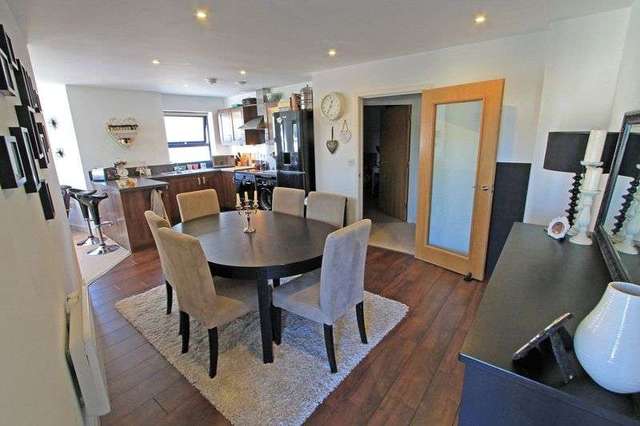  Image of 2 bedroom Flat to rent in Commercial Road Westbourne Bournemouth BH2 at Commercial Road  Bournemouth, BH2 5AT