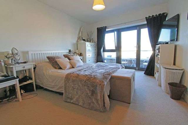  Image of 2 bedroom Flat to rent in Commercial Road Westbourne Bournemouth BH2 at Commercial Road  Bournemouth, BH2 5AT