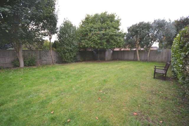  Image of 5 bedroom Detached house for sale in Conisboro Avenue Caversham Reading RG4 at Conisboro Avenue Caversham Heights Reading, RG4 7JB