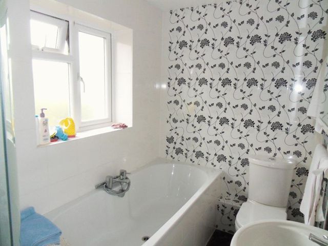 Image of 3 bedroom Semi-Detached house for sale in Hillcrest Avenue Cookham Maidenhead SL6 at Hillcrest Avenue  Cookham, SL6 9NG