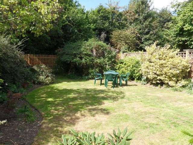  Image of 2 bedroom Detached house to rent in Briar Glen Cookham Maidenhead SL6 at Briar Glen  Cookham, SL6 9JP