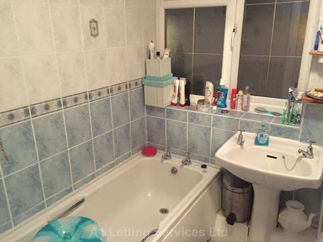 Image of House Share to rent in Corbyn Road Bordesley Green Birmingham B9 at Corbyn Road Bordesley Green Birmingham, B9 5UT