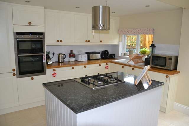  Image of 2 bedroom Terraced house to rent in Cork Terrace Bath BA1 at Cork Terrace  Bath, BA1 3BE