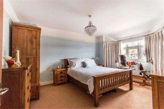  Image of 4 bedroom Detached house to rent in Cottenham Road Histon Cambridge CB24 at Histon  Histon, CB24 9ES