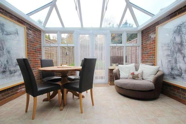  Image of 3 bedroom Detached house for sale in Cotterells Hemel Hempstead HP1 at Cotterells  Hemel Hempstead, HP1 1JP