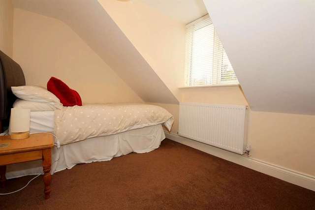  Image of 3 bedroom Detached house for sale in Cotterells Hemel Hempstead HP1 at Cotterells  Hemel Hempstead, HP1 1JP