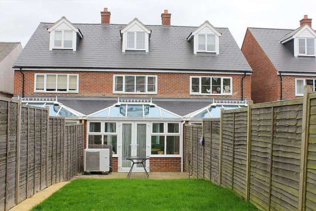  Image of 3 bedroom Detached house for sale in Cotterells Hemel Hempstead HP1 at Cotterells  Hemel Hempstead, HP1 1JP