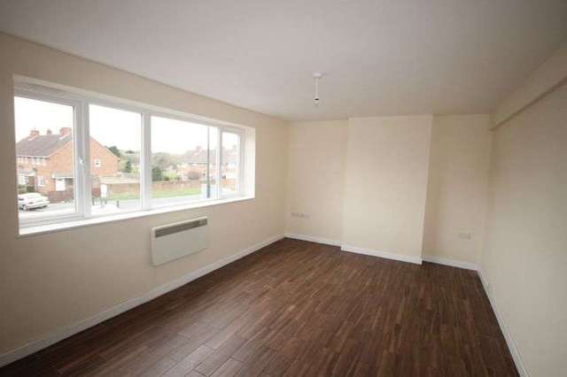  Image of 3 bedroom Flat to rent in Cresswell Crescent Bloxwich Walsall WS3 at Cresswell Crescent  Walsall, WS3 2UW