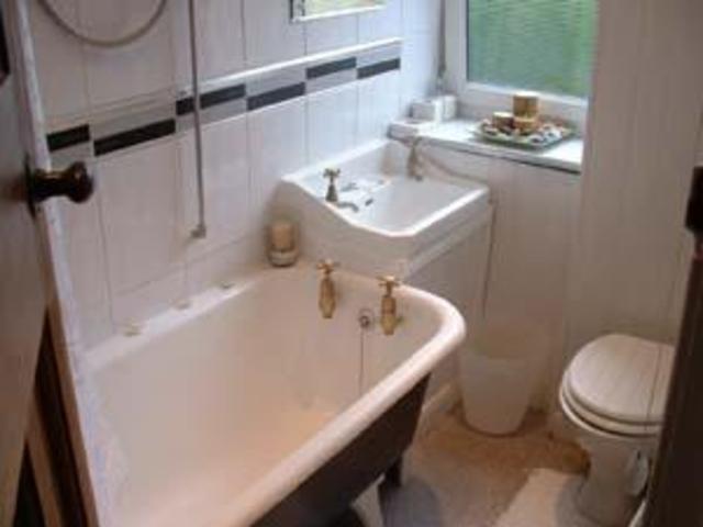  Image of 2 bedroom Detached house to rent in Crewe Grove Edinburgh EH5 at Crewe Toll Edinburgh Edinburgh, EH5 2JT