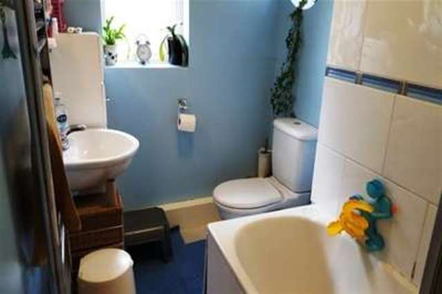  Image of 3 bedroom Detached house to rent in Crimicar Lane Sheffield S10 at Sheffield, S10 4EJ