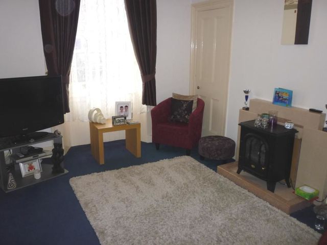  Image of 2 bedroom Flat to rent in Cromwell Road Burntisland KY3 at Burntisland Fife Fife, KY3 9EL