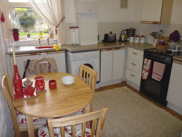  Image of 2 bedroom Flat to rent in Cromwell Road Burntisland KY3 at Burntisland Fife Fife, KY3 9EL