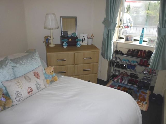  Image of 2 bedroom Flat to rent in Cromwell Road Burntisland KY3 at Burntisland Fife Fife, KY3 9EL