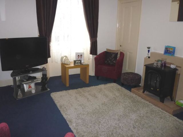  Image of 2 bedroom Flat to rent in Cromwell Road Burntisland KY3 at Burntisland Fife Fife, KY3 9EL