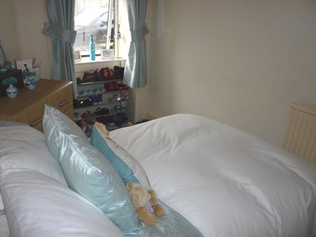  Image of 2 bedroom Flat to rent in Cromwell Road Burntisland KY3 at Burntisland Fife Fife, KY3 9EL