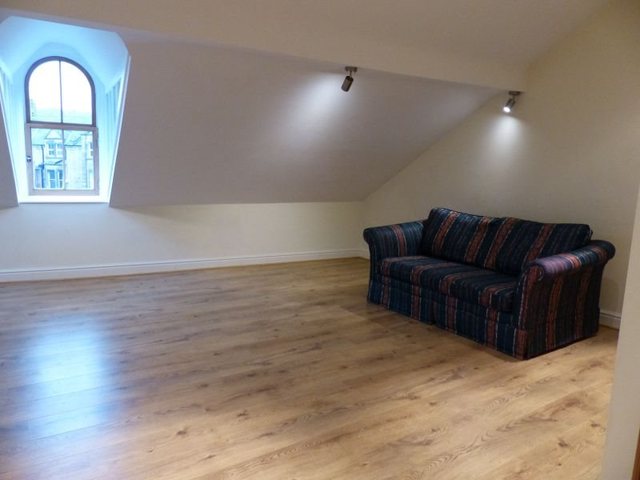  Image of 1 bedroom Flat to rent in Crown Square Matlock DE4 at Matlock Derbyshire Matlock, DE4 3AT