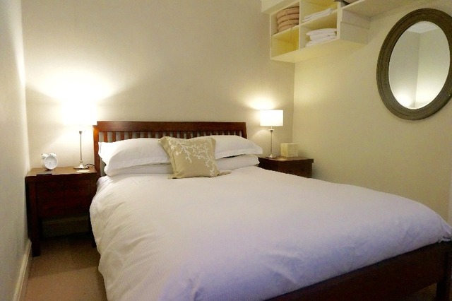  Image of 1 bedroom Flat to rent in Cumberland Street Edinburgh EH3 at New Town Edinburgh Edinburgh, EH3 6RA