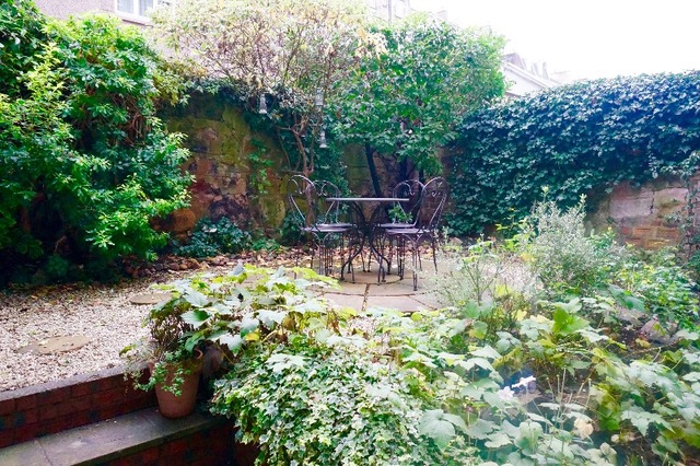  Image of 1 bedroom Flat to rent in Cumberland Street Edinburgh EH3 at New Town Edinburgh Edinburgh, EH3 6RA