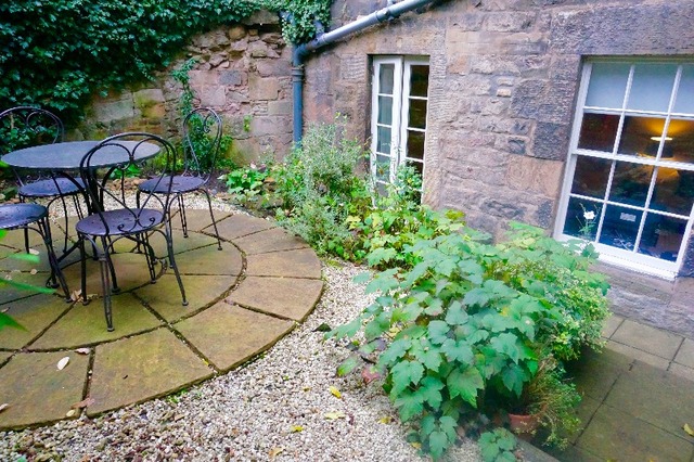  Image of 1 bedroom Flat to rent in Cumberland Street Edinburgh EH3 at New Town Edinburgh Edinburgh, EH3 6RA