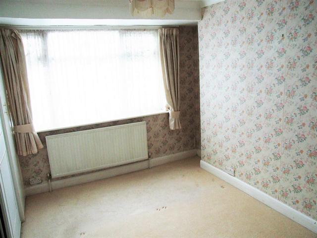  Image of 3 bedroom Terraced house for sale in Dale Park Avenue Carshalton SM5 at Carshalton Surrey The Wrythe, SM5 2EP