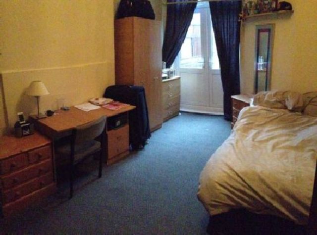  Image of 6 bedroom House Share to rent in Derby Grove Nottingham NG7 at Lenton Nottinghamshire Lenton, NG7 1PE
