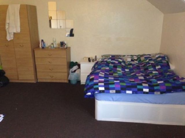  Image of 6 bedroom House Share to rent in Derby Grove Nottingham NG7 at Lenton Nottinghamshire Lenton, NG7 1PE