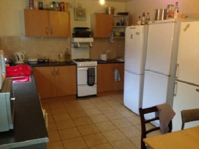  Image of 6 bedroom House Share to rent in Derby Grove Nottingham NG7 at Lenton Nottinghamshire Lenton, NG7 1PE
