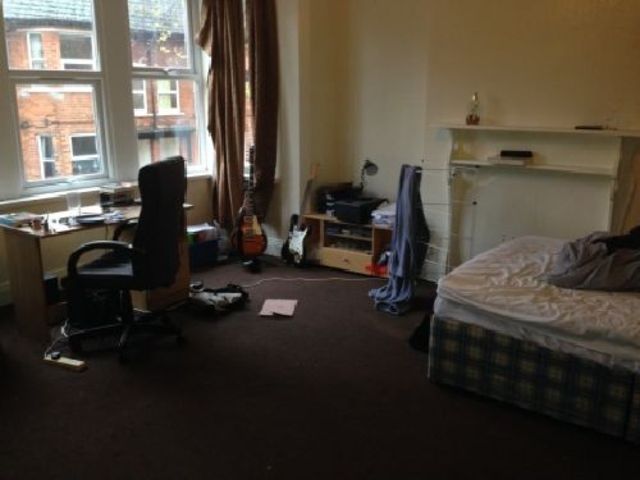  Image of 6 bedroom House Share to rent in Derby Grove Nottingham NG7 at Lenton Nottinghamshire Lenton, NG7 1PE