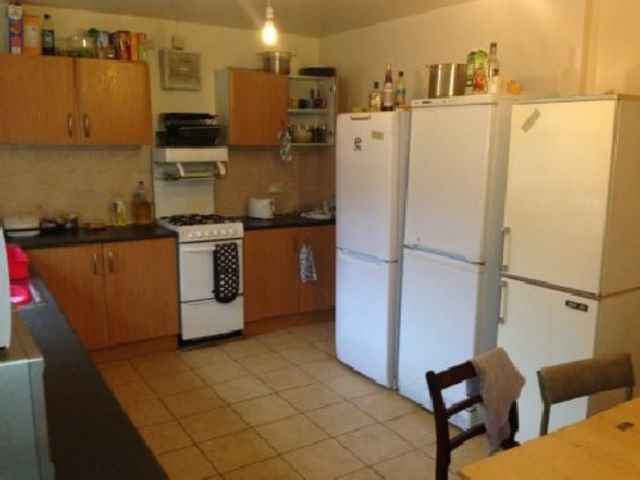  Image of 6 bedroom House Share to rent in Derby Grove Nottingham NG7 at Lenton Nottinghamshire Lenton, NG7 1PE