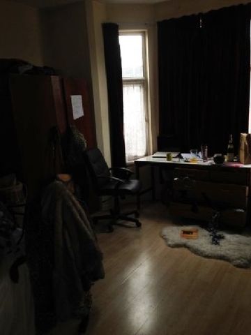  Image of 6 bedroom House Share to rent in Derby Road Nottingham NG1 at Lenton Nottinghamshire Lenton, NG7 2DP
