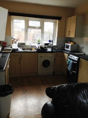  Image of 6 bedroom House Share to rent in Derby Road Nottingham NG1 at Lenton Nottinghamshire Lenton, NG7 2DP