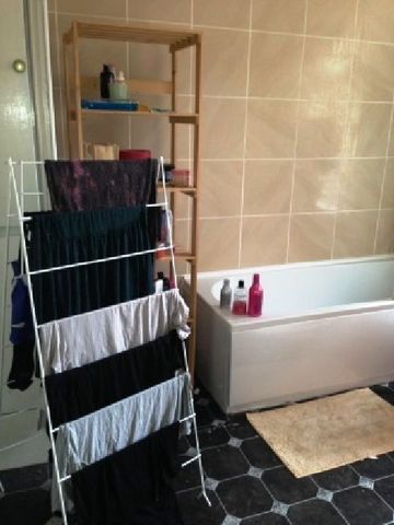  Image of 6 bedroom House Share to rent in Derby Road Nottingham NG1 at Lenton Nottinghamshire Lenton, NG7 2DP