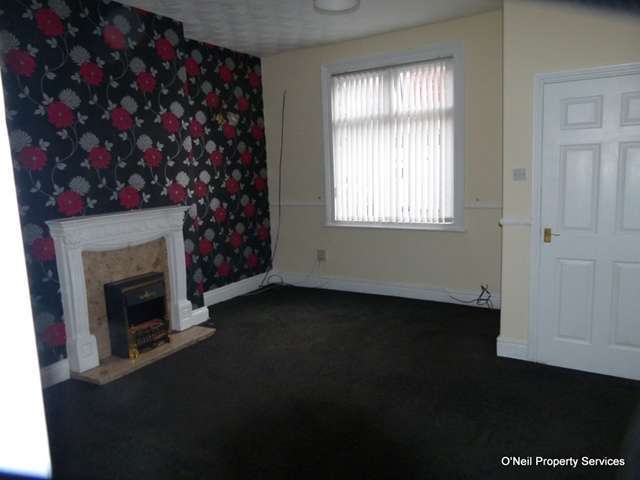  Image of 2 bedroom Flat to rent in Copperfields High Wycombe HP12 at Copperfields  High Wycombe, HP12 4AN