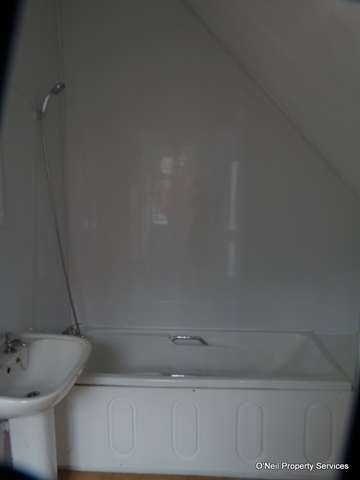  Image of 2 bedroom Flat to rent in Copperfields High Wycombe HP12 at Copperfields  High Wycombe, HP12 4AN
