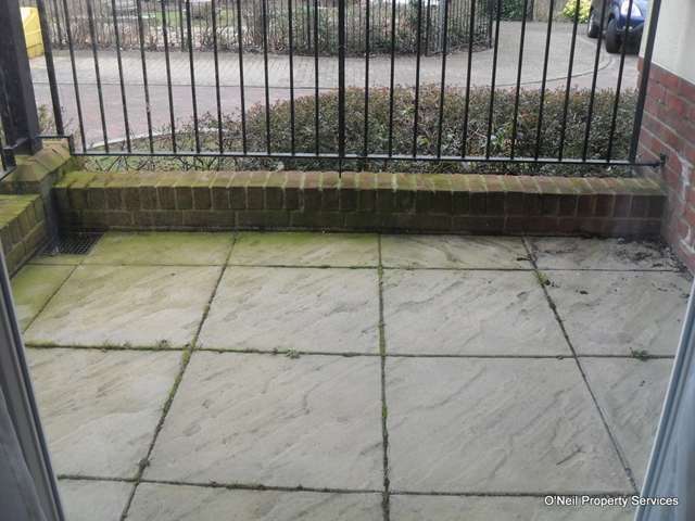  Image of 2 bedroom Flat to rent in Copperfields High Wycombe HP12 at Copperfields  High Wycombe, HP12 4AN