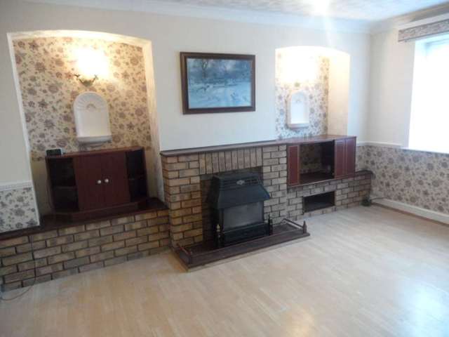  Image of 4 bedroom Maisonette to rent in Duke Road Ilford IG6 at Duke Road Barkingside Ilford, IG6 1NL