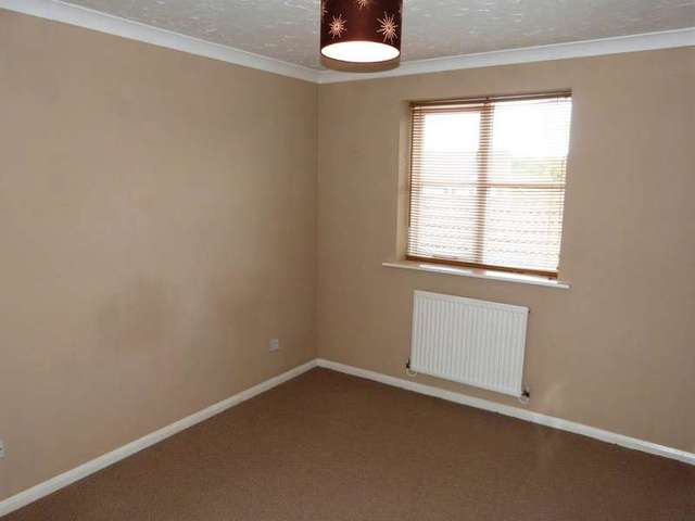  Image of 3 bedroom Semi-Detached house to rent in Dunford Place Binfield Bracknell RG42 at Temple Park Binfield Binfield, RG42 4UQ