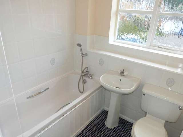  Image of 3 bedroom Semi-Detached house to rent in Dunford Place Binfield Bracknell RG42 at Temple Park Binfield Binfield, RG42 4UQ