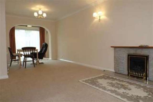  Image of 2 bedroom Bungalow to rent in Eastwick Crescent Mill End Rickmansworth WD3 at Rickmansworth, WD3 8YJ