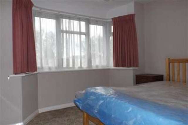  Image of 2 bedroom Bungalow to rent in Eastwick Crescent Mill End Rickmansworth WD3 at Rickmansworth, WD3 8YJ