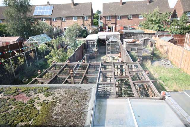  Image of 2 bedroom Detached house to rent in Elm Road Erith DA8 at Elm Road  Erith, DA8 2NW
